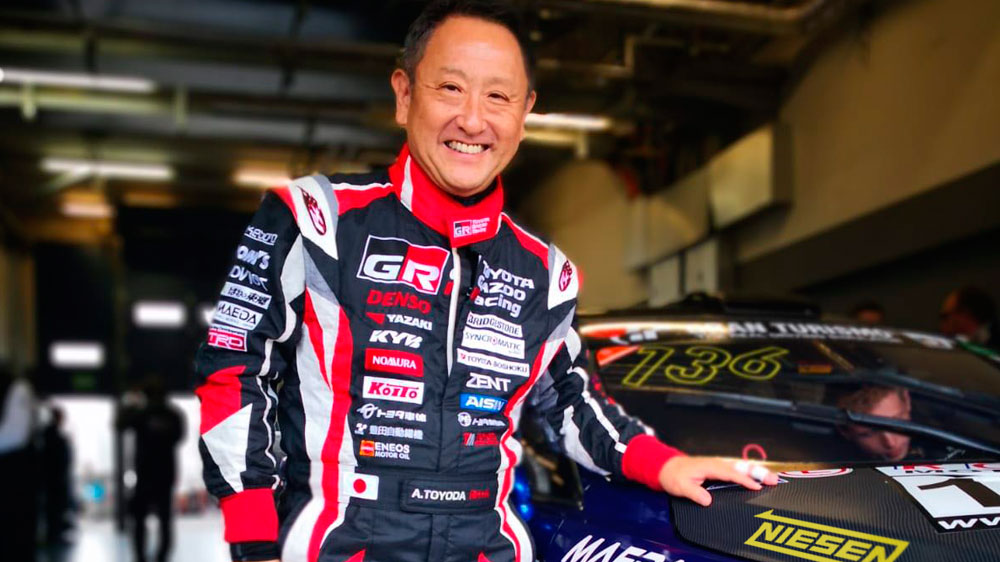 Toyota-Konzernchef Akio Toyoda besucht Team Ring Racing mit Sponsor NIESEN