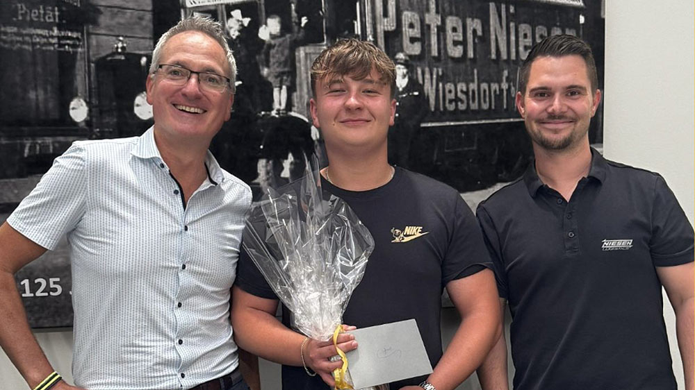 Auszubildender mit Markus Kalcker & Marc Hartmann