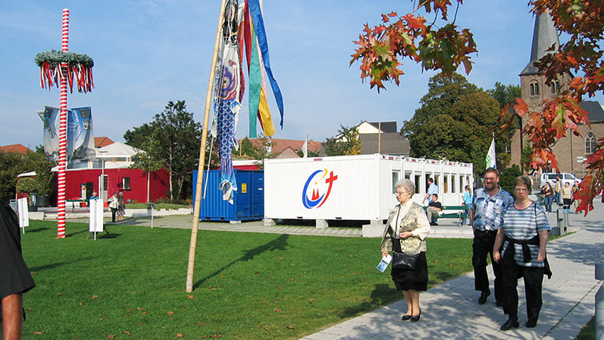 NIESEN stattete den Weltjugendtag 2005 in Köln mit Container-Anlagen aus