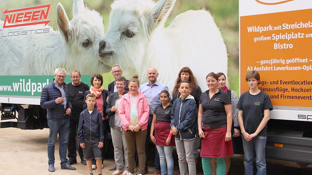Tiere auf NIESEN-LKW – Unterstützung für Lebenshilfe / Wildpark Leverkusen