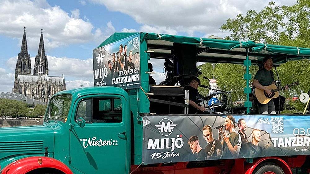 Band Miljö auf NIESEN Oldtimer-Truck