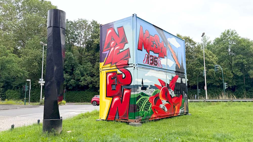 Container mit NIESEN-Thema Container mit NIESEN-Thema