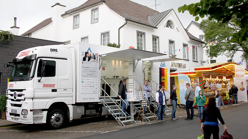 Promotion Truck dient als Business-Basis auf dem Bensberger Schlossfest