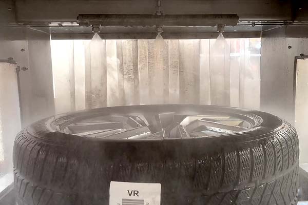 Rad in Reinigungskammer