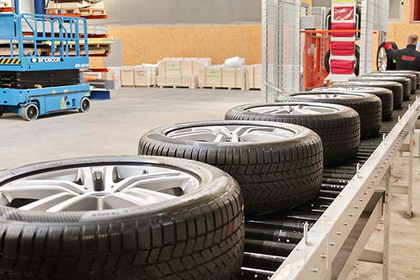 Räder auf Wasch-/Prüfstraße