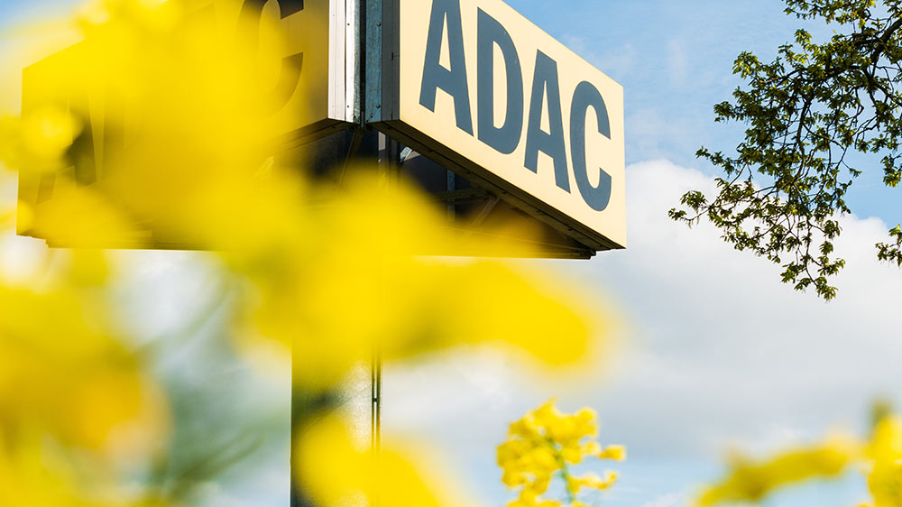ADAC-Logo auf Pylon (Symbolfoto)
