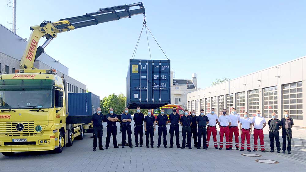 Gruppenfoto beim Umzug der Feuerwehr Leverkusen